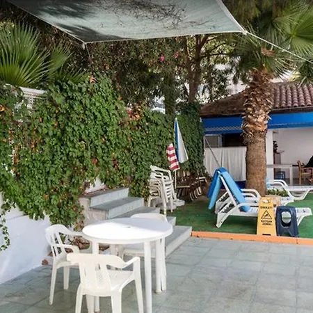 Pak - Adult Only Hotel 2*